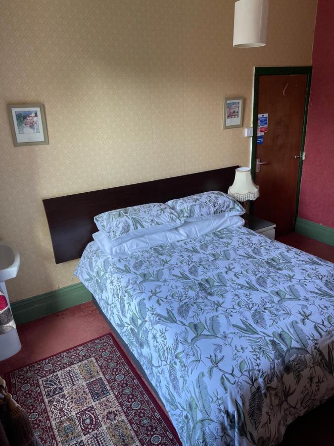 Chimneys Guest House Блекбърн Екстериор снимка