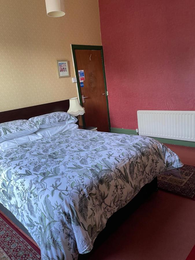 Chimneys Guest House Блекбърн Екстериор снимка