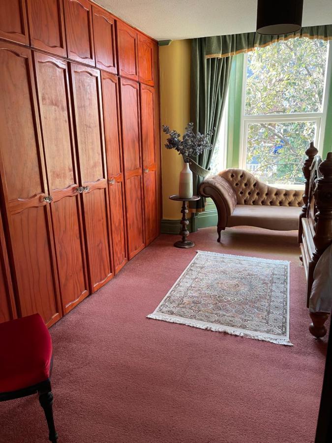 Chimneys Guest House Блекбърн Екстериор снимка