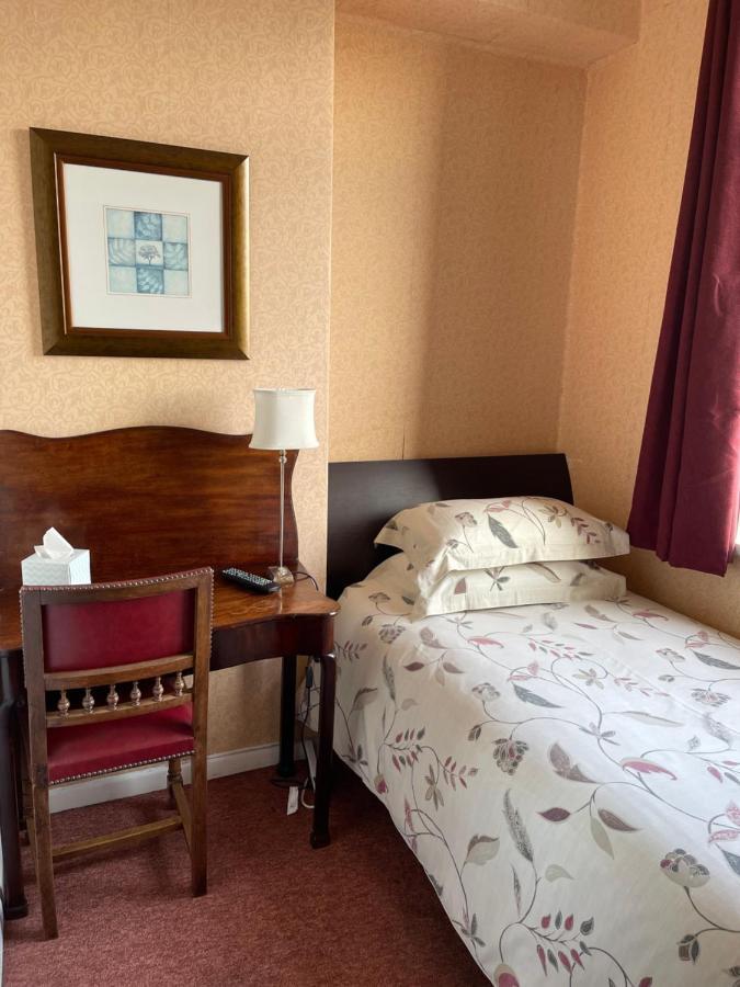 Chimneys Guest House Блекбърн Екстериор снимка