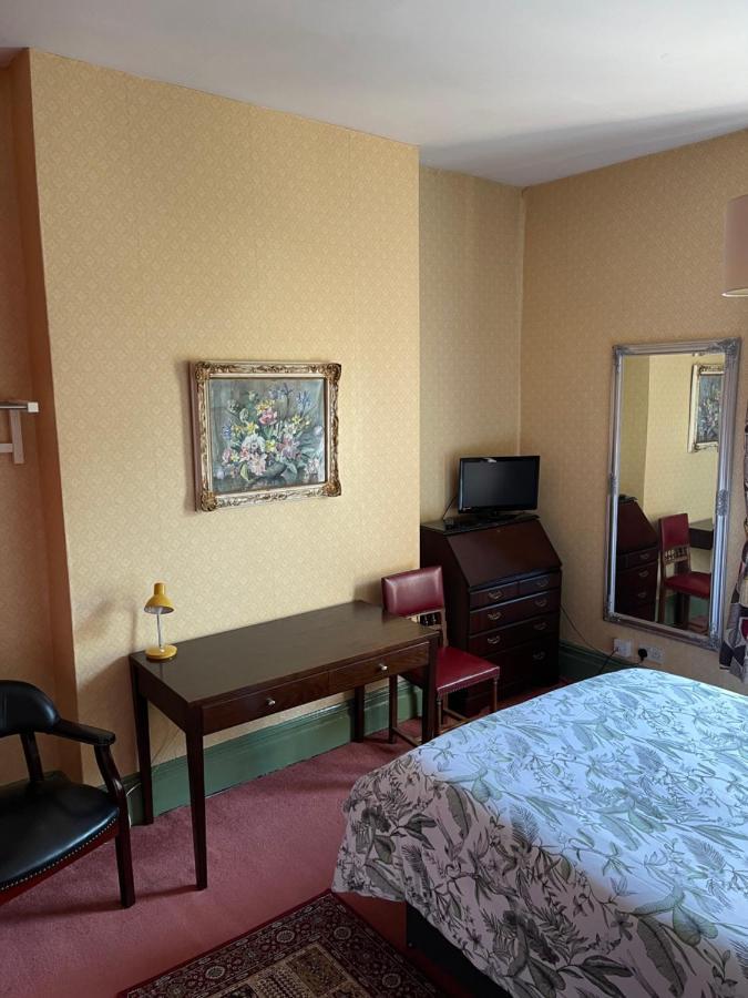 Chimneys Guest House Блекбърн Екстериор снимка